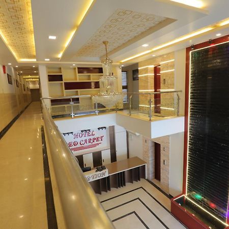 Hotel Red Carpet Tajganj Экстерьер фото