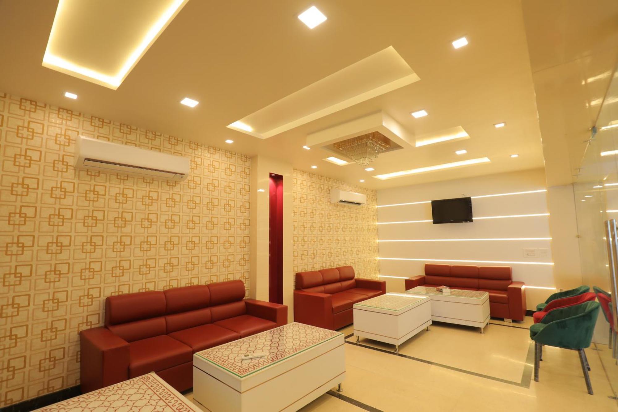 Hotel Red Carpet Tajganj Экстерьер фото